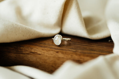 Rosecut Moonstone Ring